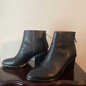 Banana republic black booties